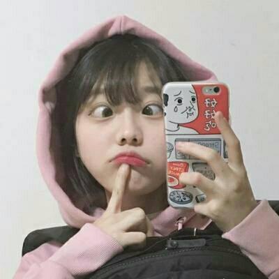 可爱女生嘟嘴真实头像