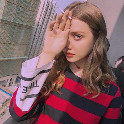2025最火欧美范儿头像女生高清图片