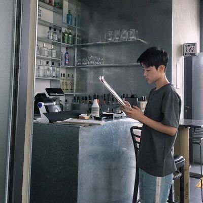 男生酷酷的帅气头像图片