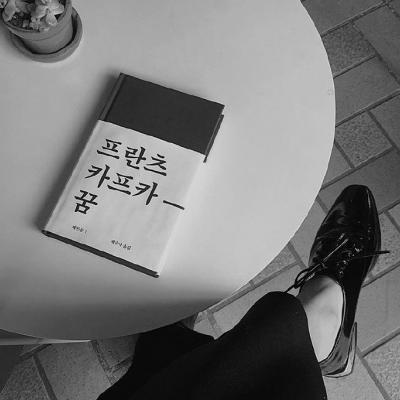 女生部位头像黑白色图片