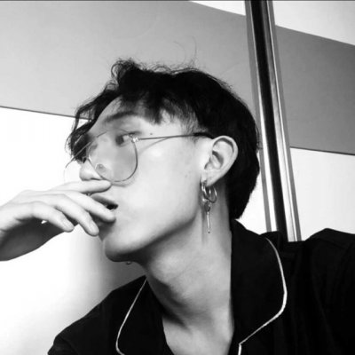 男生头像戴眼镜帅气图片