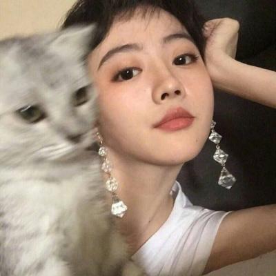 时尚气质头像女高清图片