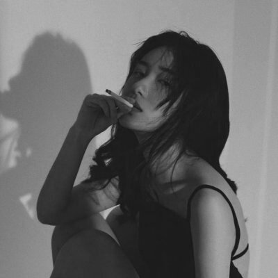 女生丧气头像黑白头像冷酷真人