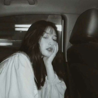 女生头像伤感时尚