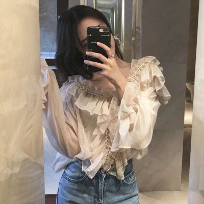 真人拿手机自拍微信头像女