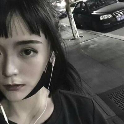 黑白头像女生高冷霸气图片