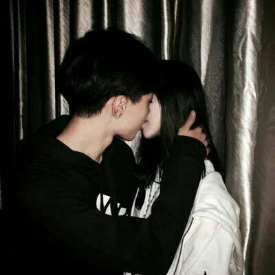 相亲相爱情侣头像真人版图片