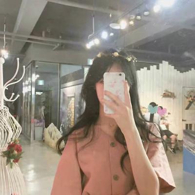 头像女生手机挡脸真人图片