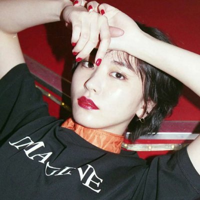 红色高清女头有气质的真人图片