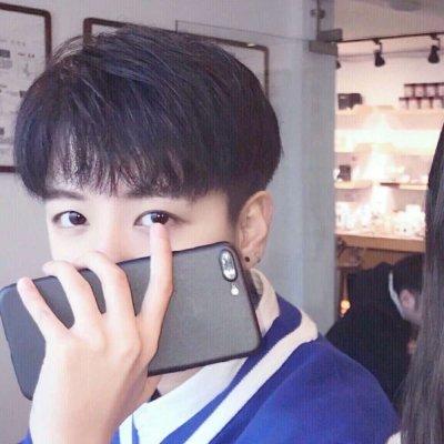 qq情侣头像手机控一对两张图片