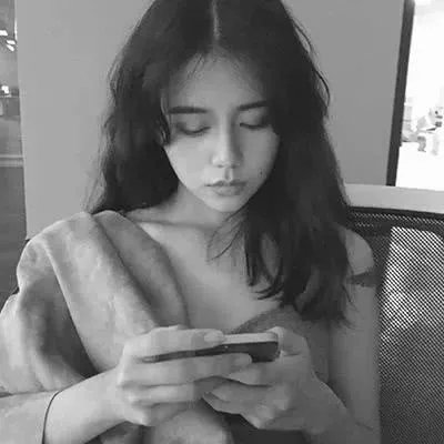qq头像女生超拽黑白