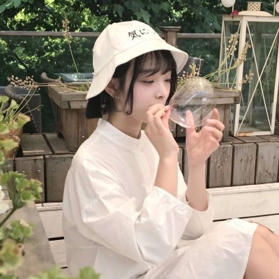 戴帽子酷帅头像女生高清图片
