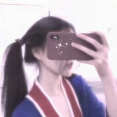 头像女生手机挡脸真人图片