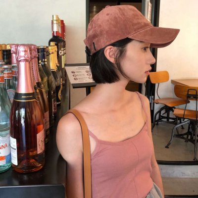 戴帽子酷帅头像女生高清图片