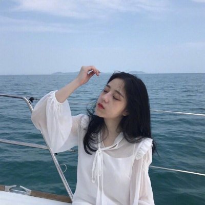 女生头像唯美浅蓝色高清图片