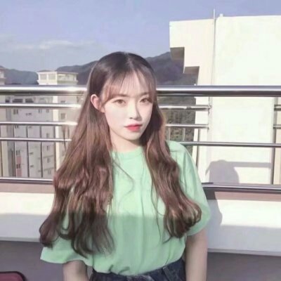 绿色系高清头像女生图片