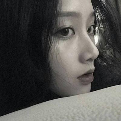 黑白头像女生高冷霸气图片