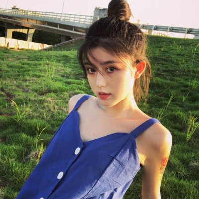 女生头像唯美浅蓝色高清图片