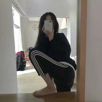 头像女生手机挡脸真人图片