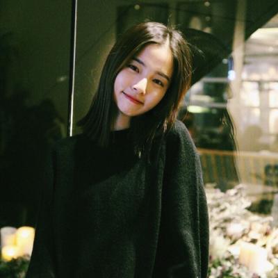女生微信头像淡雅气质清新图片
