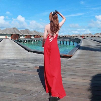 露背微信头像女生海边