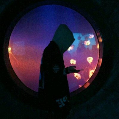 紫色荧光真人情侣头像