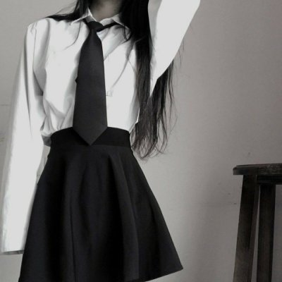 半身高清不露脸的穿制服部位头像女