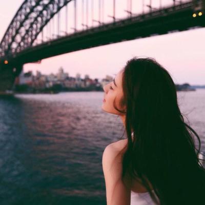 女生微信头像淡雅气质清新图片