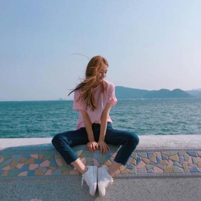 女生微信头像淡雅气质清新图片