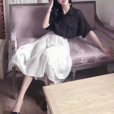 半身高清不露脸的穿制服部位头像女