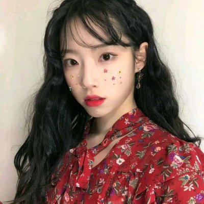 微信头像红色系列真人女生图片
