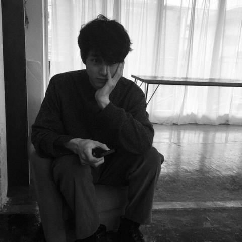 男生高冷孤独伤感头像图片