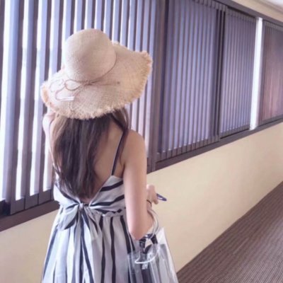 女生图片背影或侧脸头像戴帽子