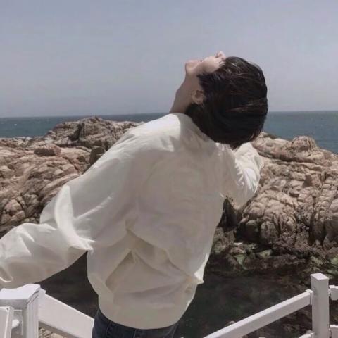男生高冷孤独伤感头像图片