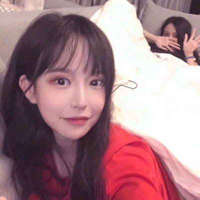 微信头像红色系列真人女生图片