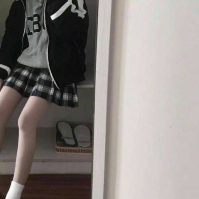 半身高清不露脸的穿制服部位头像女