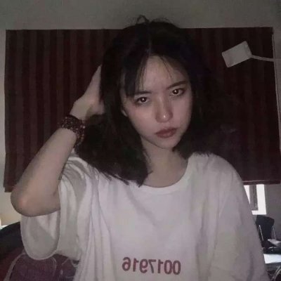 2025年最火的头像图片女