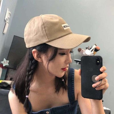 女生酷帅戴帽子低头头像图片
