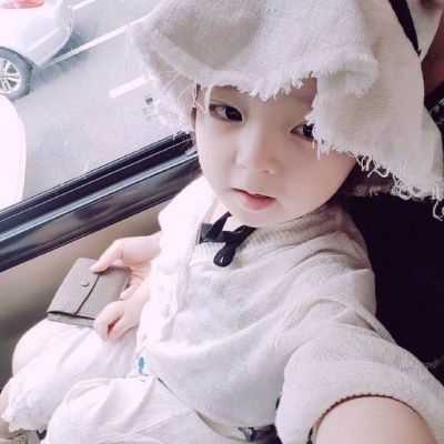 网红小女孩头像超萌嘟嘴
