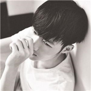 帅气休闲男生的头像图片