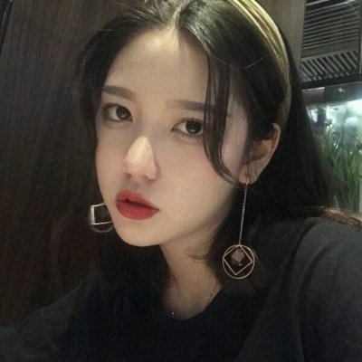 黑暗系女生真人头像图片