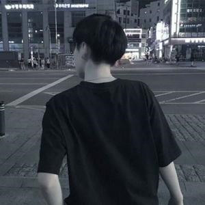 帅气休闲男生的头像图片