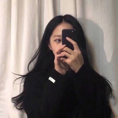 黑色系冷酷的女生头像真人图片