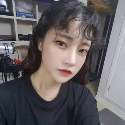 黑暗系女生真人头像图片
