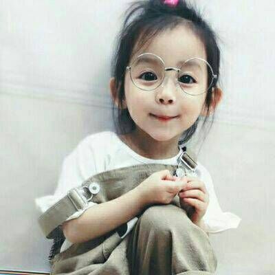 高清可爱头像小女孩无水印图片