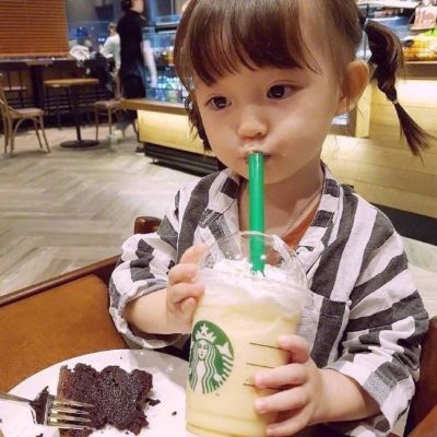 网红小女孩头像超萌嘟嘴