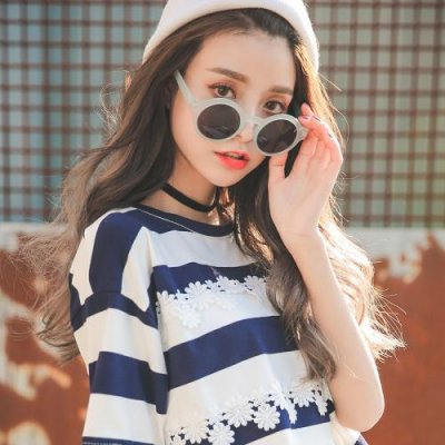 女生眼镜头像控
