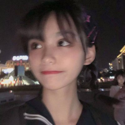 嘟嘴女生卖萌头像图片