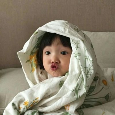 网红小女孩头像超萌嘟嘴