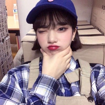 嘟嘴女生卖萌头像图片